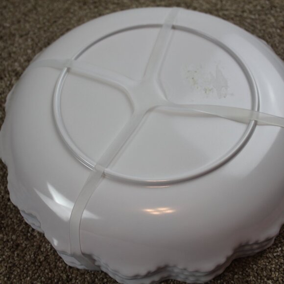 Soho Loft Pink Rose Scalloped Set of 4 11" Melamine Dinner Plates White NWT RARE - Picture 5 of 5